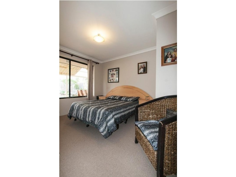 9 Pepperell Crescent, Leda WA 6170