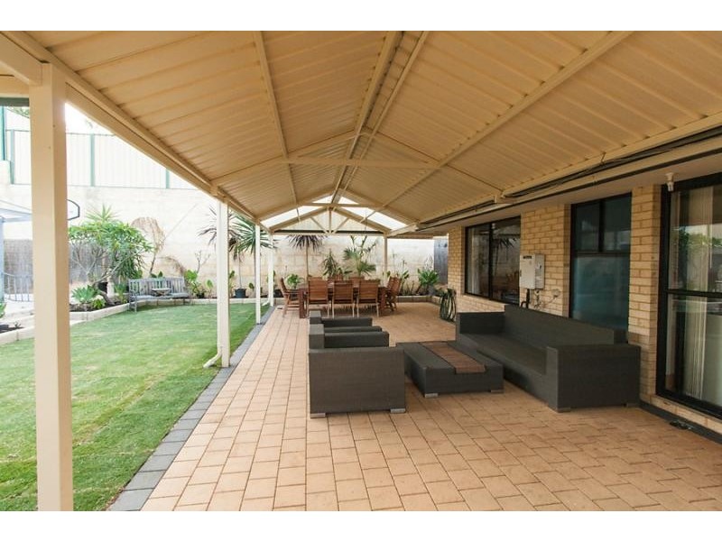 9 Pepperell Crescent, Leda WA 6170