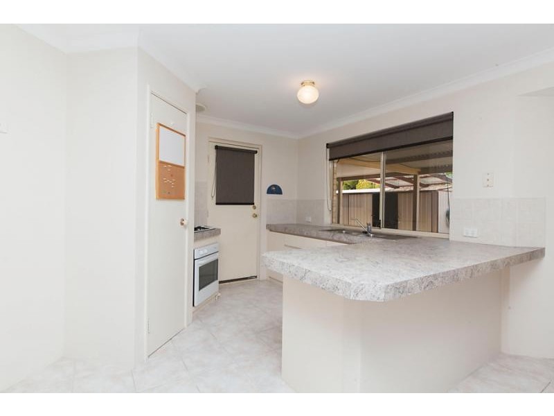 30 Ellendale Street, Golden Bay WA 6174