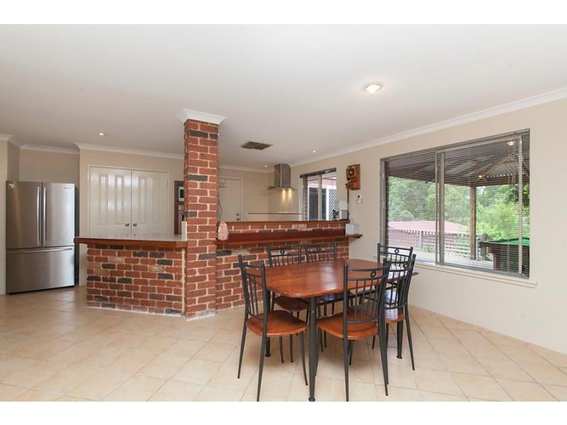 7 Bevis Court, Byford WA 6122