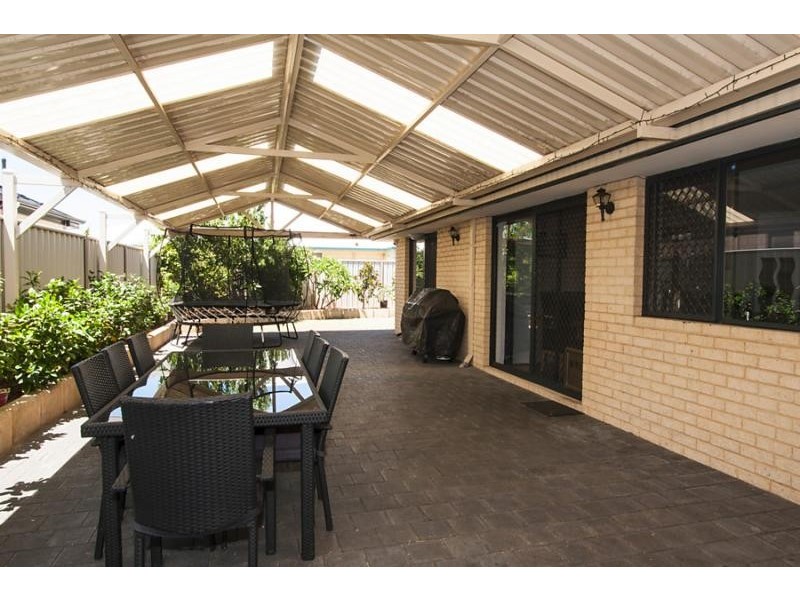 2 Lombadina Parade, Secret Harbour WA 6173