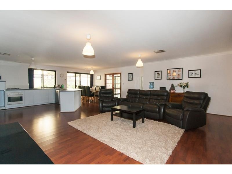 2 Lombadina Parade, Secret Harbour WA 6173