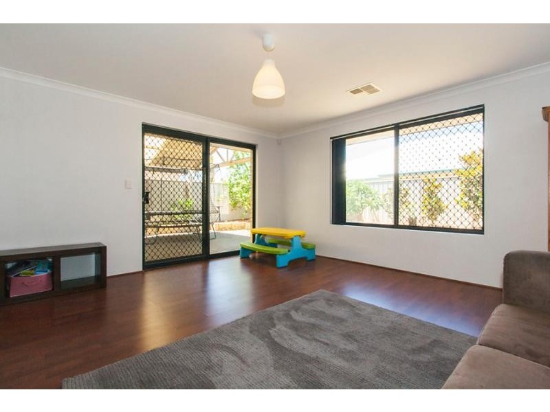 2 Lombadina Parade, Secret Harbour WA 6173