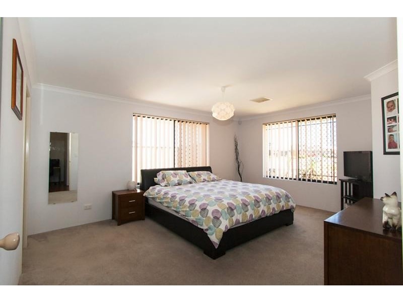 2 Lombadina Parade, Secret Harbour WA 6173