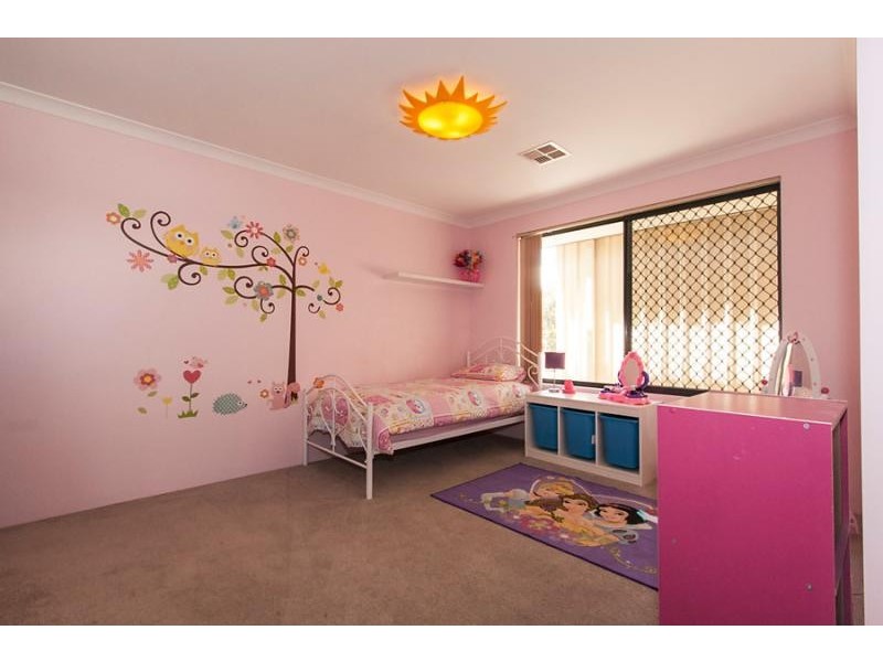 2 Lombadina Parade, Secret Harbour WA 6173