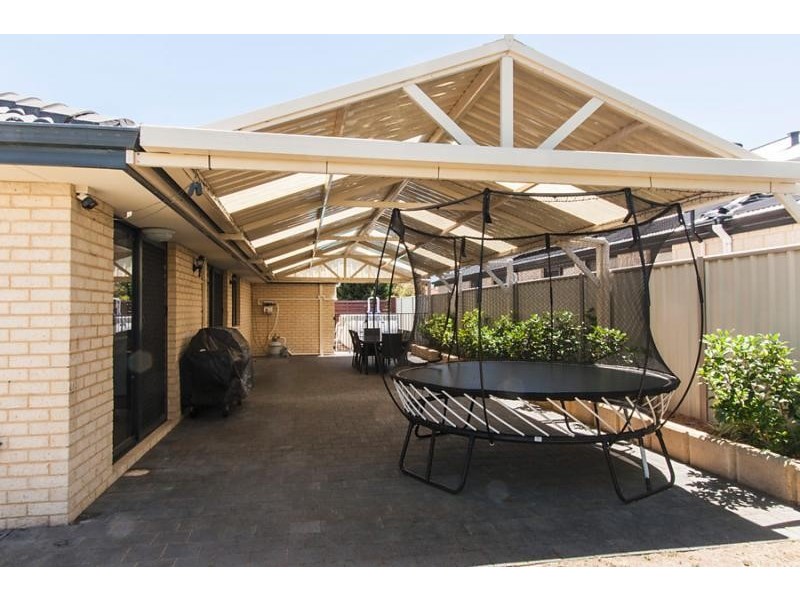 2 Lombadina Parade, Secret Harbour WA 6173