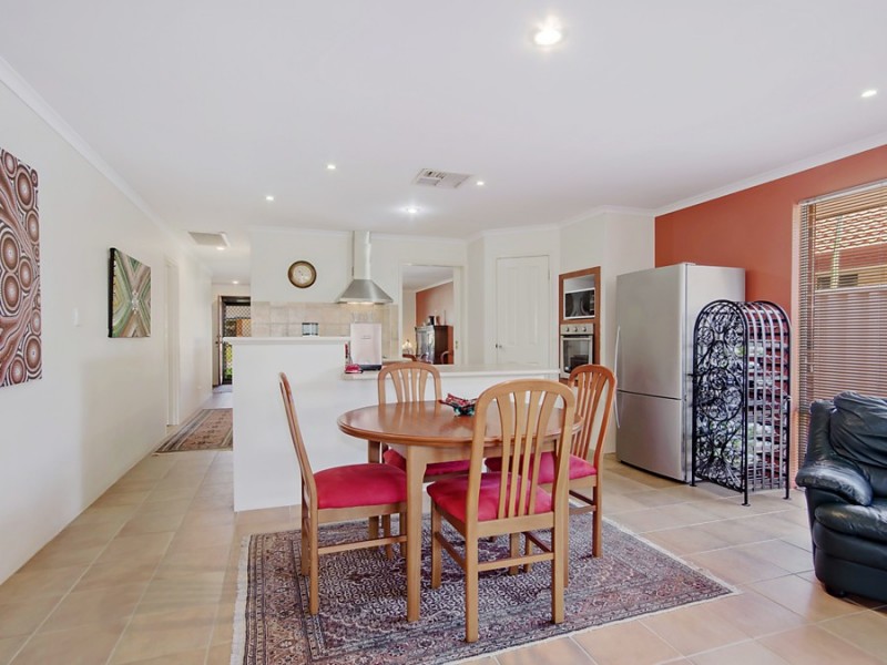 15 Montilla Cr, Port Kennedy WA 6172