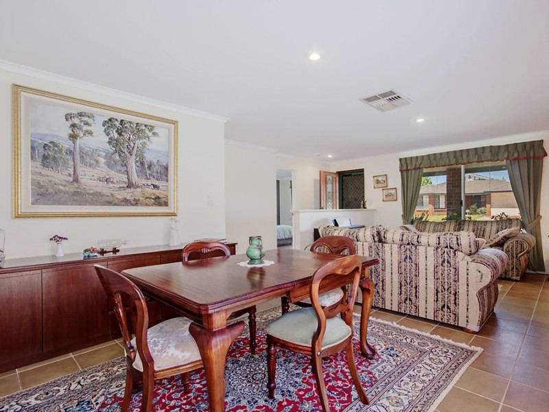 15 Montilla Cr, Port Kennedy WA 6172