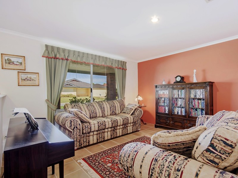 15 Montilla Cr, Port Kennedy WA 6172