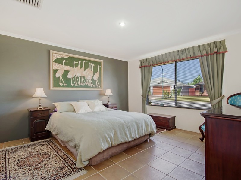 15 Montilla Cr, Port Kennedy WA 6172