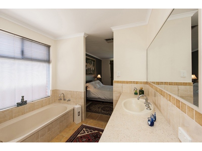 15 Montilla Crescent, Port Kennedy WA 6172