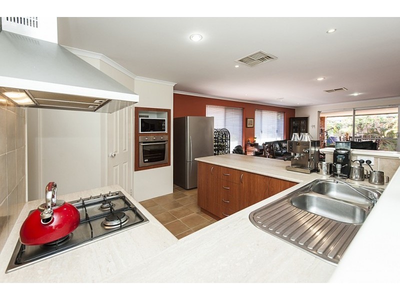 15 Montilla Crescent, Port Kennedy WA 6172