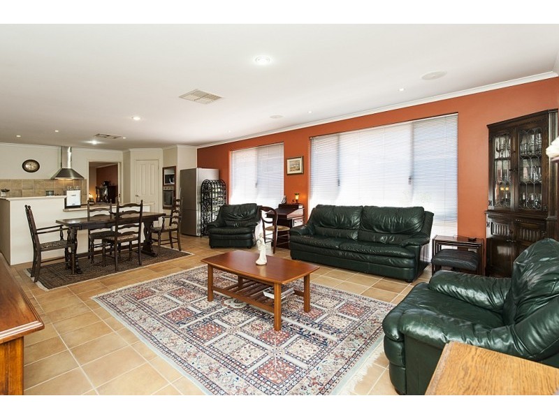 15 Montilla Crescent, Port Kennedy WA 6172