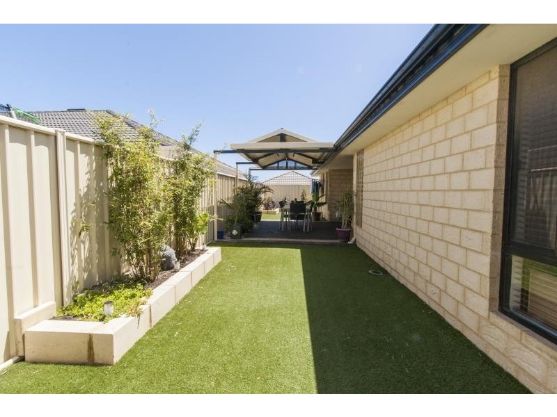 28 Murrin Loop, Lakelands WA 6180