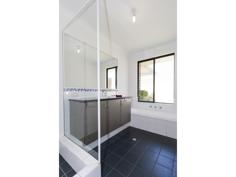 28 Murrin Loop, Lakelands WA 6180