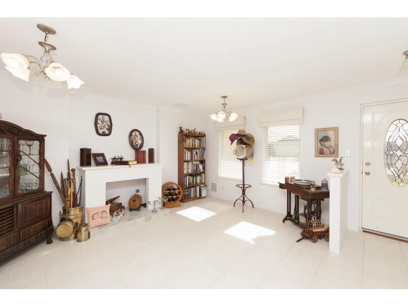 10 Tamar Break, Madora Bay WA 6210