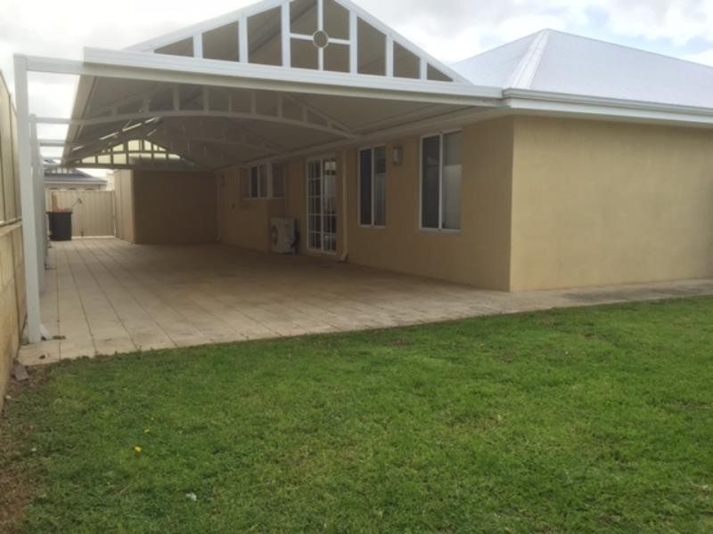 10 Tamar Break, Madora Bay WA 6210