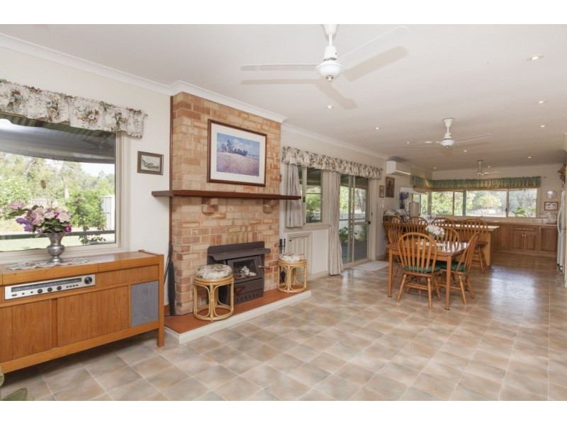 28 Pollard Cross West, Cardup WA 6122