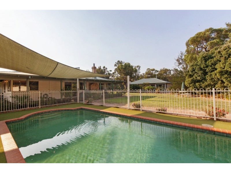 28 Pollard Cross West, Cardup WA 6122