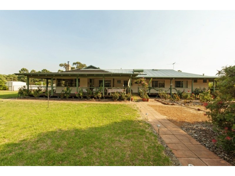 28 Pollard Cross West, Cardup WA 6122