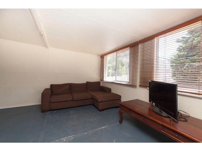 3 Wiggins Road, Orelia WA 6167