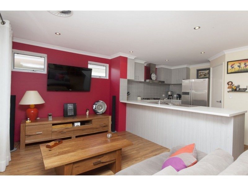 41 Barrington Avenue, Champion Lakes WA 6111