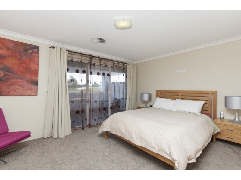 41 Barrington Avenue, Champion Lakes WA 6111