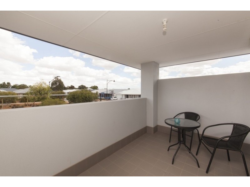 41 Barrington Avenue, Champion Lakes WA 6111