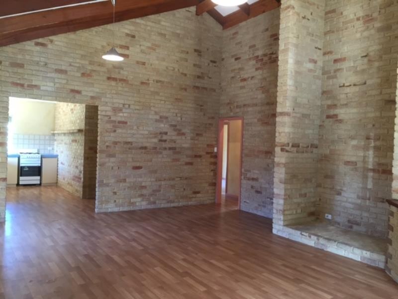 48 Tangadee Road, Golden Bay WA 6174