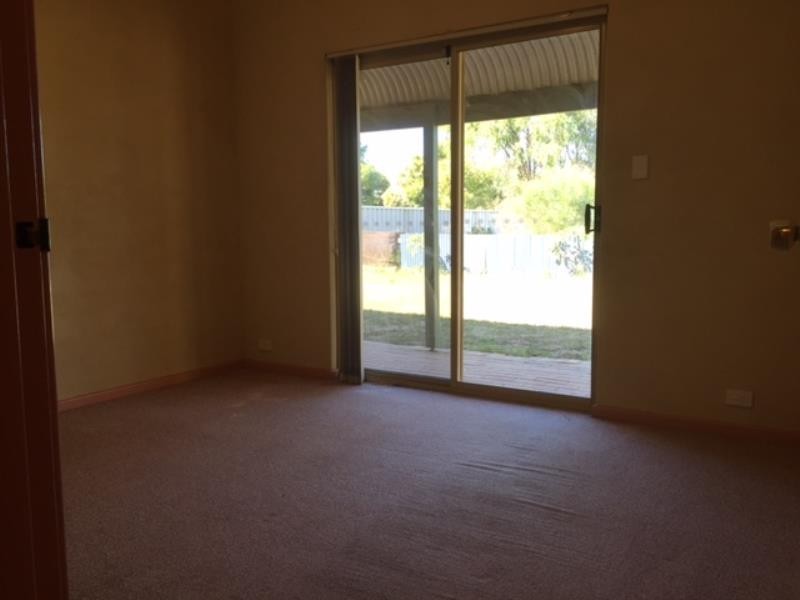 48 Tangadee Road, Golden Bay WA 6174