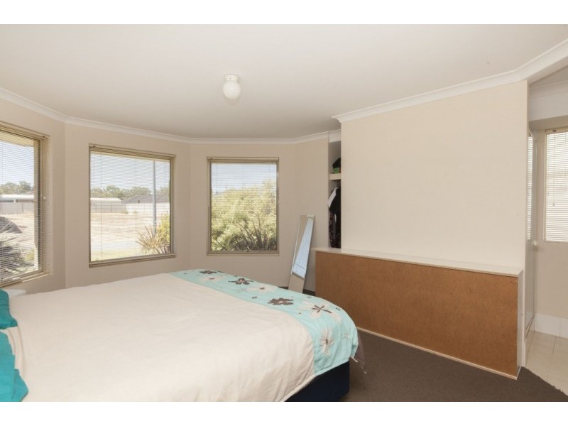 4 Voltaire Way, Secret Harbour WA 6173