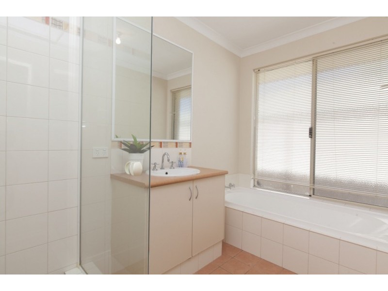 4 Voltaire Way, Secret Harbour WA 6173