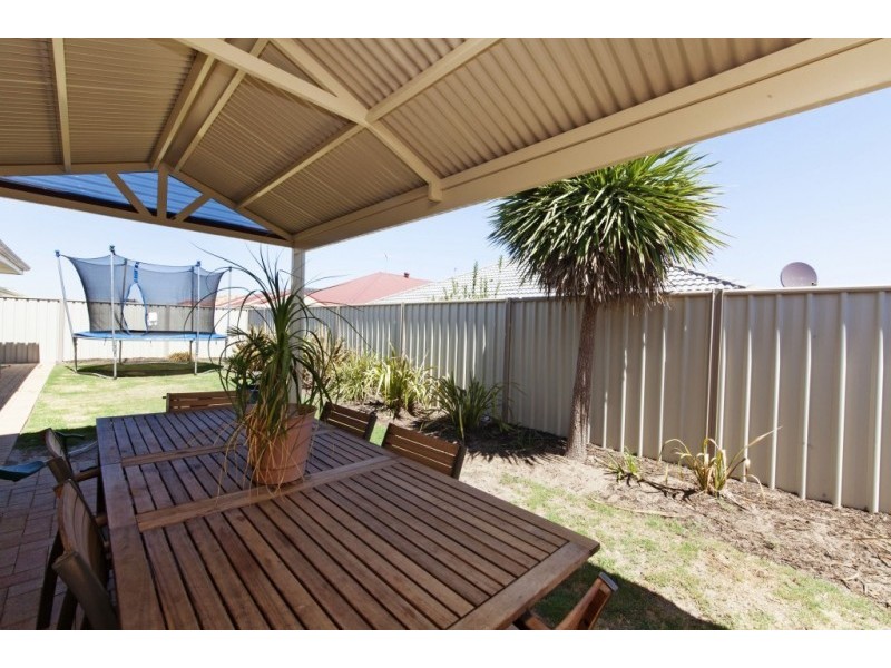 4 Voltaire Way, Secret Harbour WA 6173