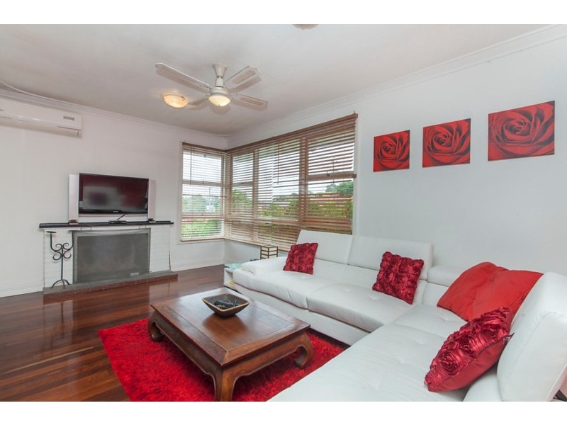 6 Wiggins Road, Orelia WA 6167