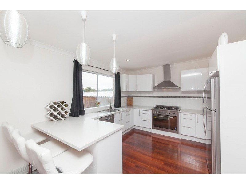 6 Wiggins Road, Orelia WA 6167