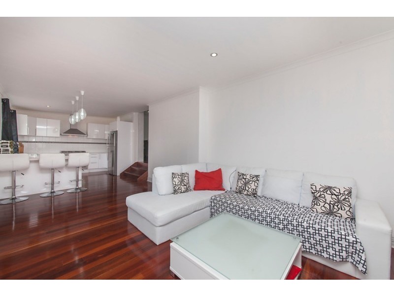 6 Wiggins Road, Orelia WA 6167