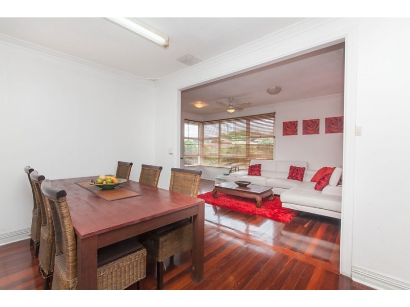 6 Wiggins Road, Orelia WA 6167