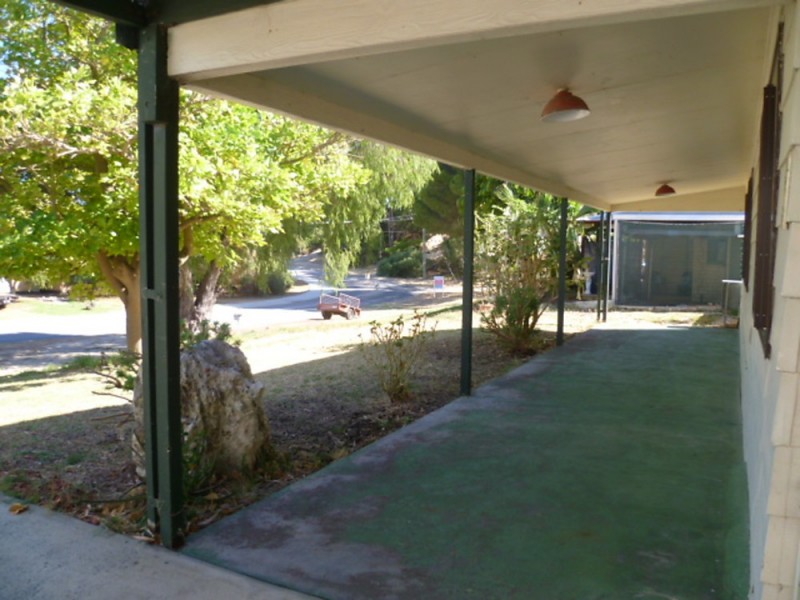 16 Minderoo, Golden Bay WA 6174