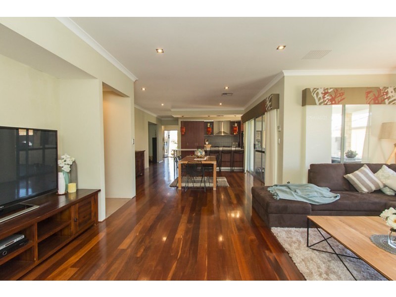 22 Jasper Way, Lakelands WA 6180