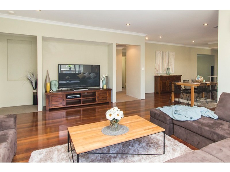 22 Jasper Way, Lakelands WA 6180