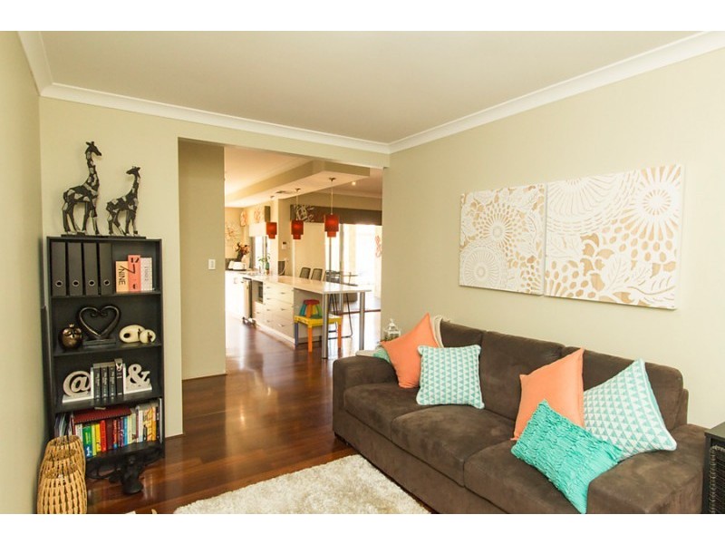 22 Jasper Way, Lakelands WA 6180