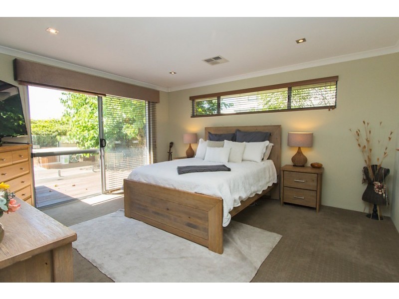 22 Jasper Way, Lakelands WA 6180