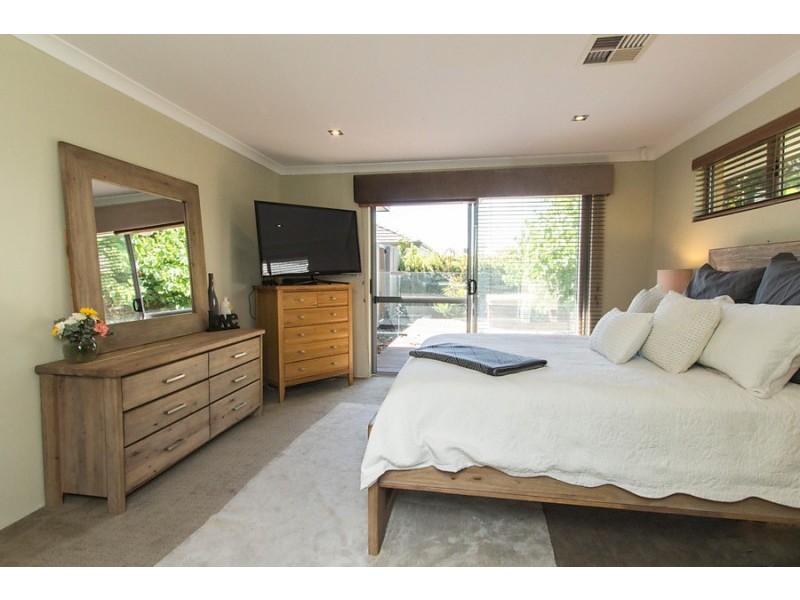 22 Jasper Way, Lakelands WA 6180