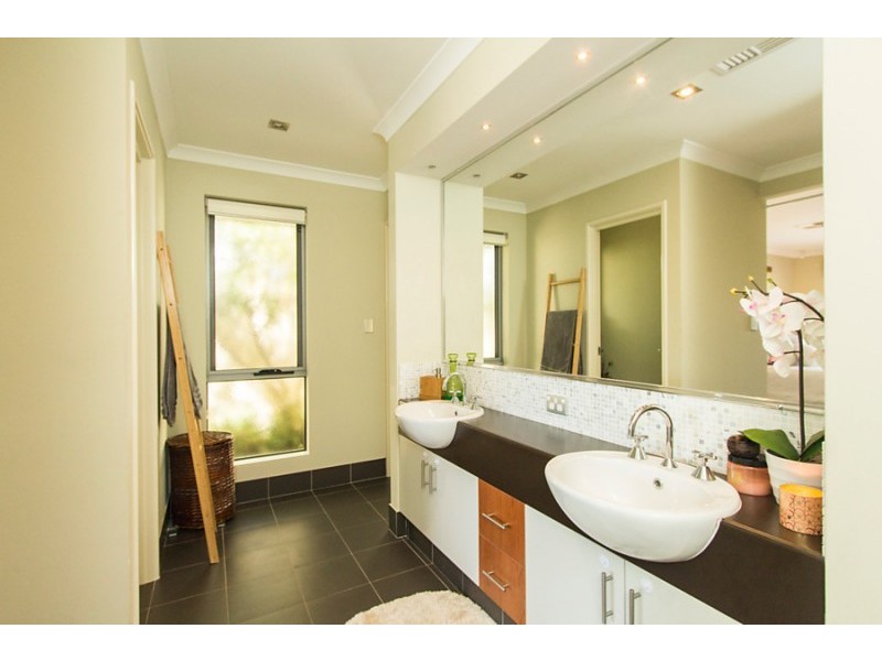 22 Jasper Way, Lakelands WA 6180