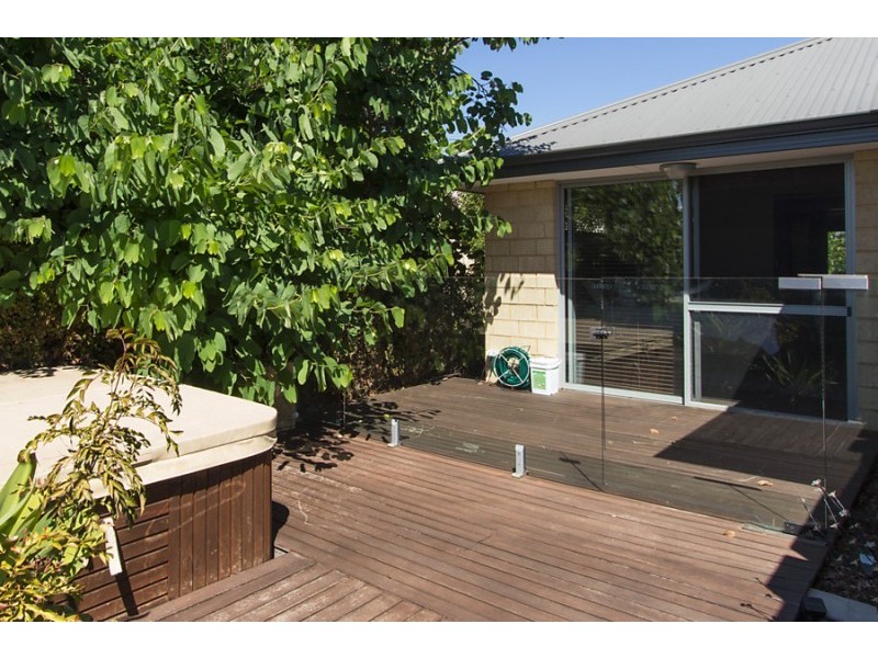 22 Jasper Way, Lakelands WA 6180