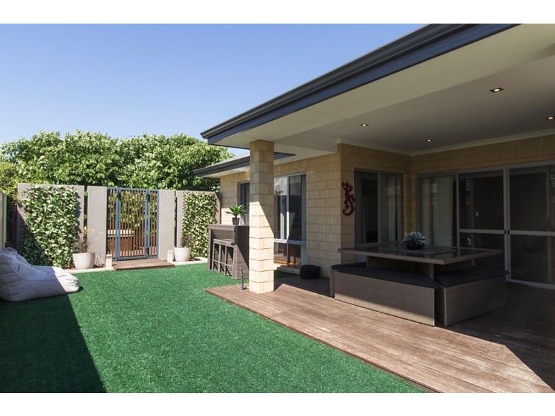 22 Jasper Way, Lakelands WA 6180