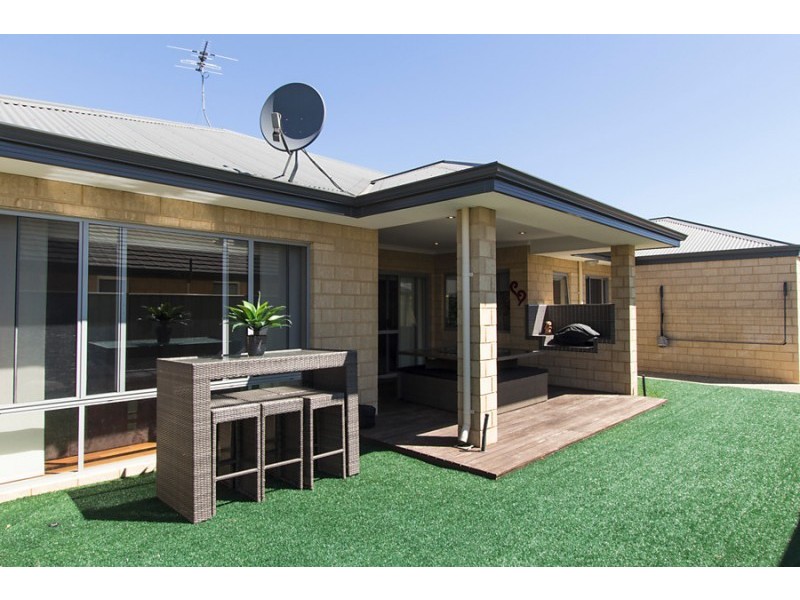 22 Jasper Way, Lakelands WA 6180