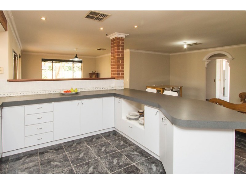 70 Donald Drive, Safety Bay WA 6169