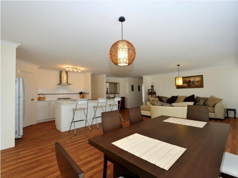 78 Highcliffe Circle, Lakelands WA 6180