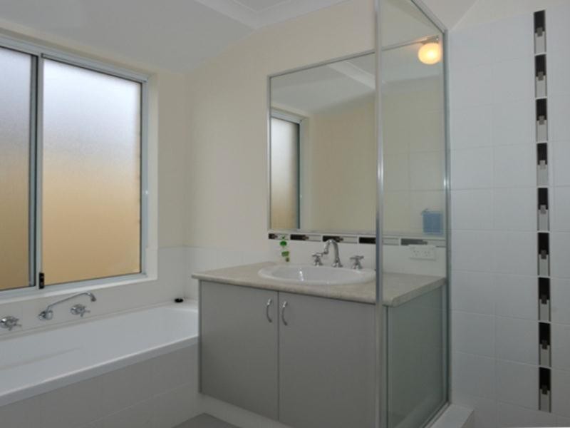 78 Highcliffe Circle, Lakelands WA 6180